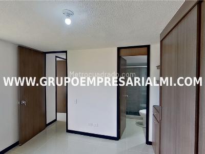 Apartamento de 3 alcobas en venta en Alicate, Itagüí, 70 m² · foto 8 de 14
