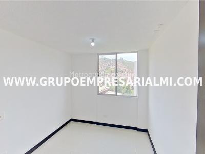 Apartamento de 3 alcobas en venta en Alicate, Itagüí, 70 m² · foto 10 de 14