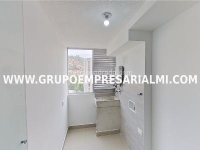 Apartamento de 3 alcobas en venta en Alicate, Itagüí, 70 m² · foto 12 de 14