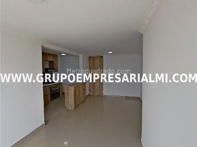 Apartamento de 3 alcobas en venta en Niquia, Bello, 57 m² · foto 2 de 16