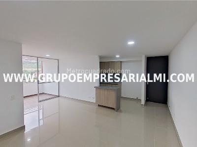 Apartamento en venta en Alicate, Itagüí · foto 2 de 18