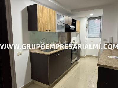Apartamento de 3 alcobas en arriendo en El Poblado, Medellín, 102 m² · foto 2 de 10