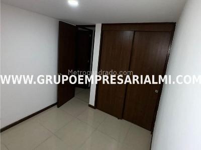 Apartamento de 3 alcobas en arriendo en El Poblado, Medellín, 102 m² · foto 4 de 10