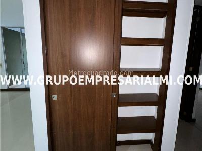 Apartamento de 3 alcobas en arriendo en El Poblado, Medellín, 102 m² · foto 5 de 10
