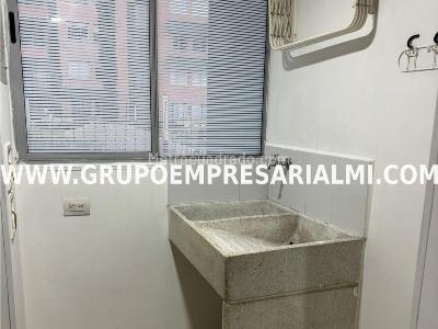 Apartamento de 3 alcobas en arriendo en El Poblado, Medellín, 102 m² · foto 9 de 10