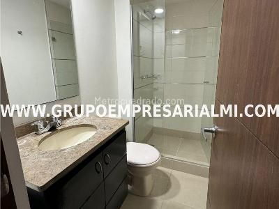 Apartamento de 3 alcobas en arriendo en El Poblado, Medellín, 102 m² · foto 10 de 10