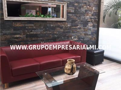 Apartamento de 2 alcobas en arriendo en El Poblado, Medellín, 52 m² · foto 2 de 9