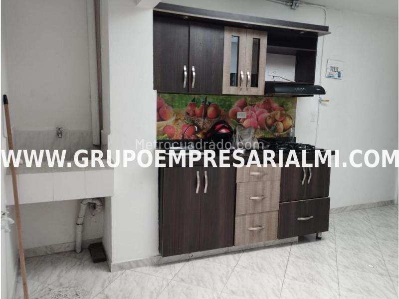 Apartamento Amplio de 5 Alcobas en Laureles - 3