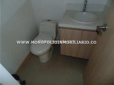 Apartamento de 3 alcobas en venta en San Jose, Sabaneta, 135 m² · foto 10 de 16
