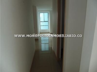 Apartamento de 3 alcobas en venta en San Jose, Sabaneta, 135 m² · foto 14 de 16