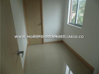 Apartamento de 3 alcobas en venta en San Jose, Sabaneta, 135 m² · foto 15 de 16