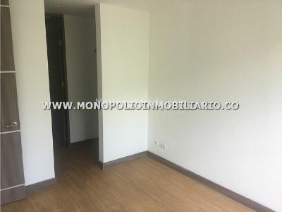 Apartamento de 3 alcobas en venta en Las Lomitas, Sabaneta, 100 m² · foto 10 de 18