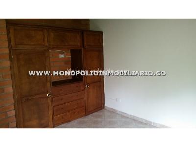 Casa de 5 alcobas en venta en Tres Esquinas, Sabaneta, 720 m² · foto 5 de 14