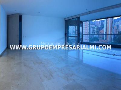 Apartamento de 3 alcobas en arriendo en El Poblado, Medellín, 240 m² · foto 2 de 10