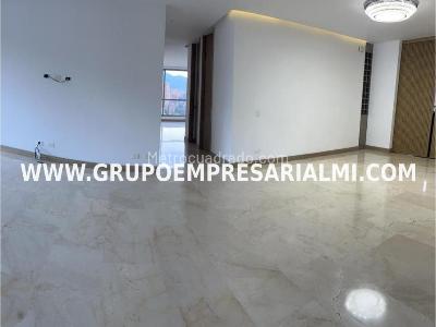 Apartamento de 3 alcobas en arriendo en El Poblado, Medellín, 240 m² · foto 3 de 10