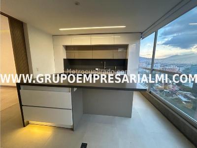 Apartamento de 3 alcobas en arriendo en El Poblado, Medellín, 240 m² · foto 5 de 10