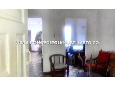 Casa de 5 alcobas en venta en San Javier, Medellín, 300 m² · foto 3 de 6