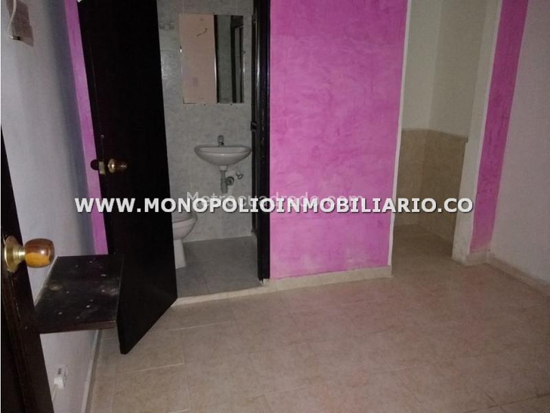 Casa Espectacular de 5 Alcobas en Laureles - 4