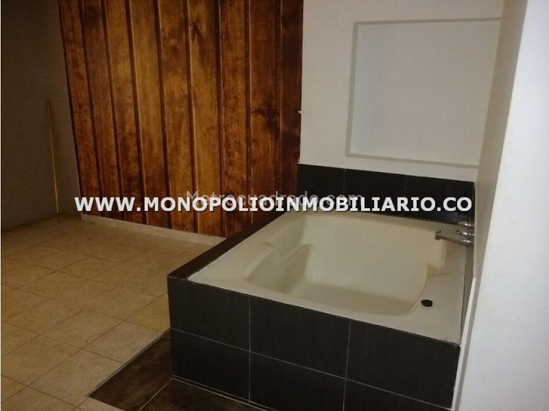 Casa Espectacular de 5 Alcobas en Laureles - 5