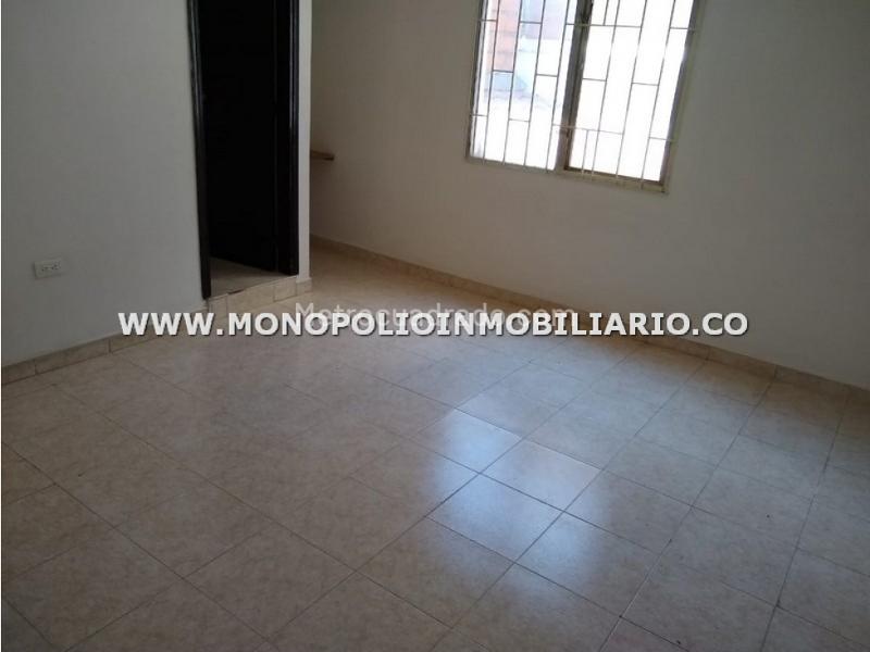 Casa Espectacular de 5 Alcobas en Laureles - 8