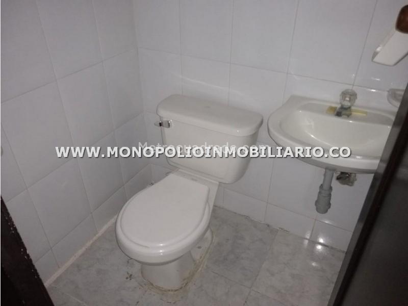 Casa Espectacular de 5 Alcobas en Laureles - 9