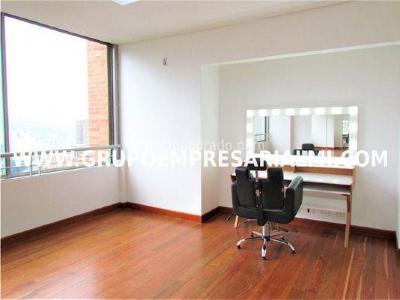 Apartaestudio en arriendo en Los Balsos, Medellín, 300 m² · foto 8 de 18
