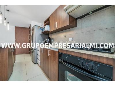 Apartamento de 3 alcobas en venta en El Poblado, Medellín, 78 m² · foto 8 de 16