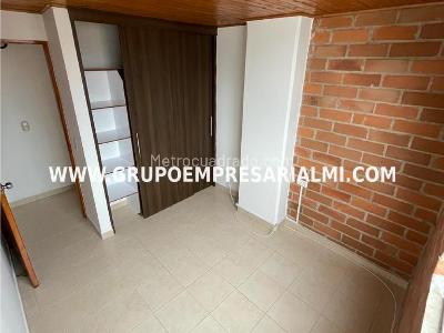 Apartamento de 3 alcobas en venta en Madera, Bello, 74 m² · foto 5 de 15