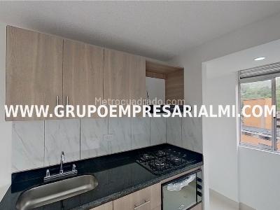 Apartamento en venta en Alicate, Itagüí · foto 2 de 18