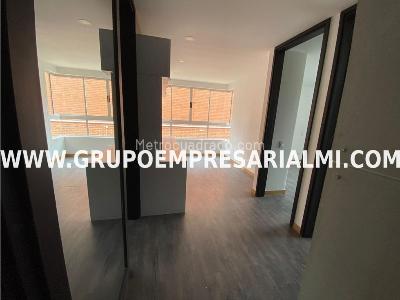 Apartamento en arriendo en Laureles, Medellín · foto 4 de 11