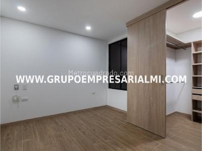 Apartaestudio en venta en El Escobero, Envigado, 54 m² · foto 5 de 10