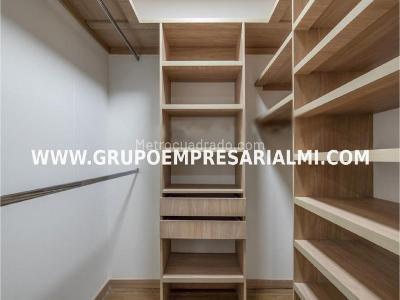 Apartaestudio en venta en El Escobero, Envigado, 54 m² · foto 7 de 10