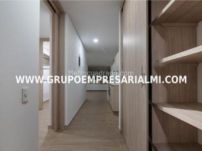 Apartaestudio en venta en El Escobero, Envigado, 54 m² · foto 8 de 10