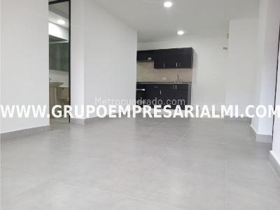 Apartamento de 3 alcobas en arriendo en El Poblado, Medellín, 75 m² · foto 2 de 13