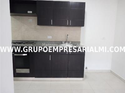 Apartamento de 3 alcobas en arriendo en El Poblado, Medellín, 75 m² · foto 4 de 13