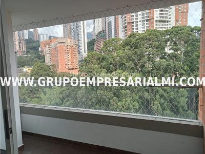 Apartamento de 3 alcobas en venta en San Joaquin, Sabaneta, 68 m² · foto 2 de 11