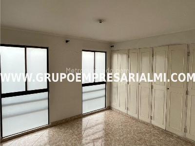 Apartamento de 4 alcobas en arriendo en La America, Medellín, 115 m² · foto 5 de 15