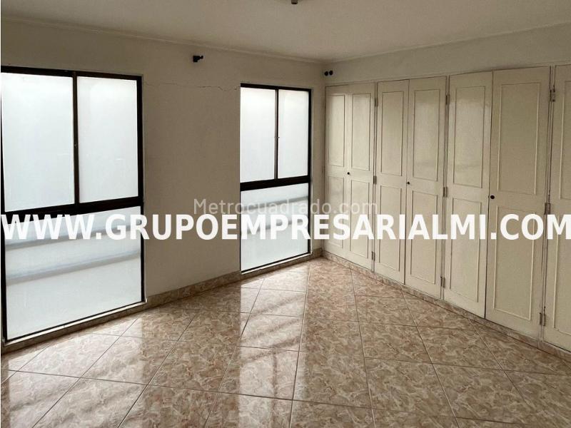 Grand 4BR Apartment for Rent in La America - 8