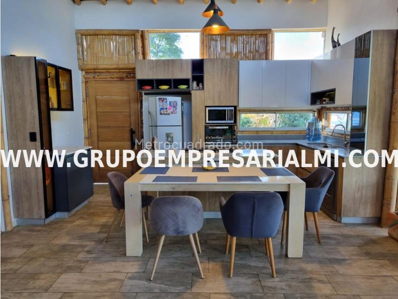 Magnificent Country House in Belún