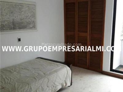 Apartamento de 3 alcobas en arriendo en Lalinde, Medellín, 135 m² · foto 10 de 12