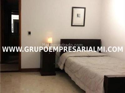 Apartamento de 3 alcobas en arriendo en Lalinde, Medellín, 135 m² · foto 9 de 12