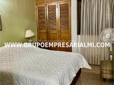 Apartamento de 3 alcobas en venta en Laureles, Medellín, 142 m² · foto 11 de 17