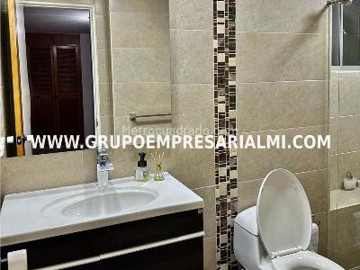Apartamento de 3 alcobas en venta en Laureles, Medellín, 142 m² · foto 14 de 17