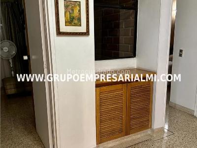 Apartamento de 3 alcobas en venta en Laureles, Medellín, 142 m² · foto 8 de 17