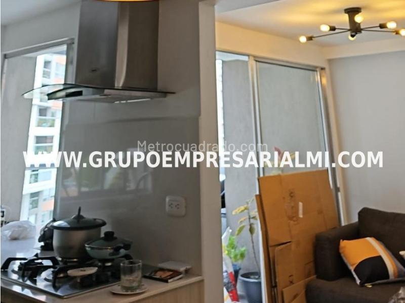 Apartamento Hermoso de 2 Alcobas en Loma Los Bernal