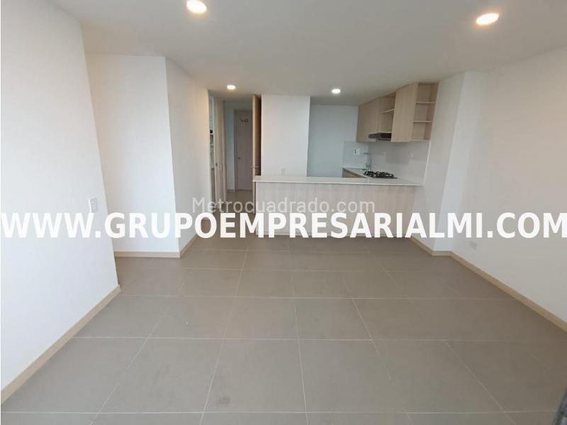 Luxurious 3BR Apartment with City Views in Guayabal