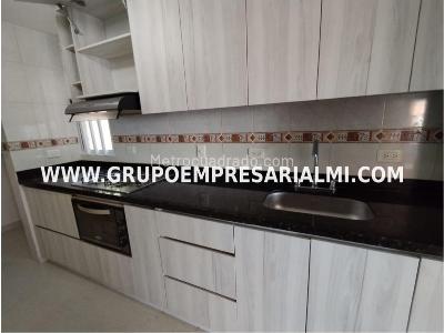 Apartamento de 3 alcobas en venta en El Poblado, Medellín, 138 m² · foto 2 de 16