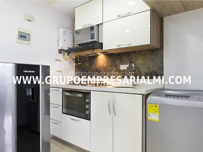 Apartaestudio en venta en El Poblado, Medellín, 30 m² · foto 4 de 12