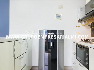 Apartaestudio en venta en El Poblado, Medellín, 30 m² · foto 5 de 12