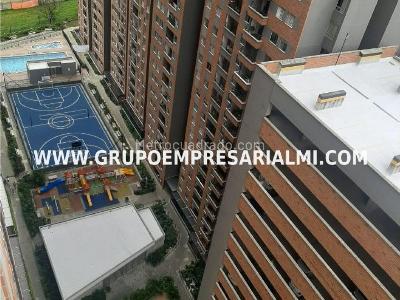 Apartamento de 3 alcobas en venta en Calle Vieja, Bello, 82 m² · foto 4 de 4